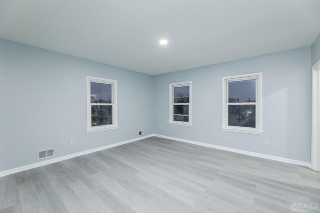 80 Heald Street, Carteret, NJ 07008