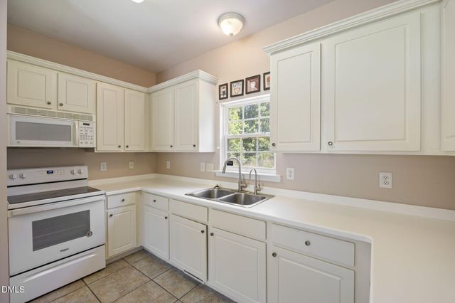 20 Greenleaf Court, Louisburg, NC 27549