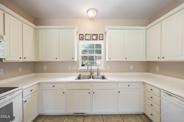 20 Greenleaf Court, Louisburg, NC 27549