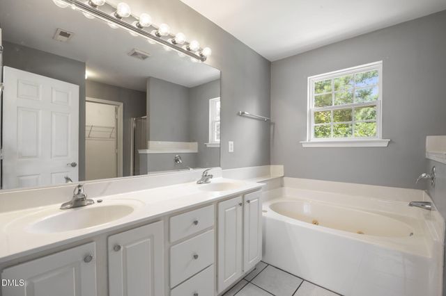 20 Greenleaf Court, Louisburg, NC 27549