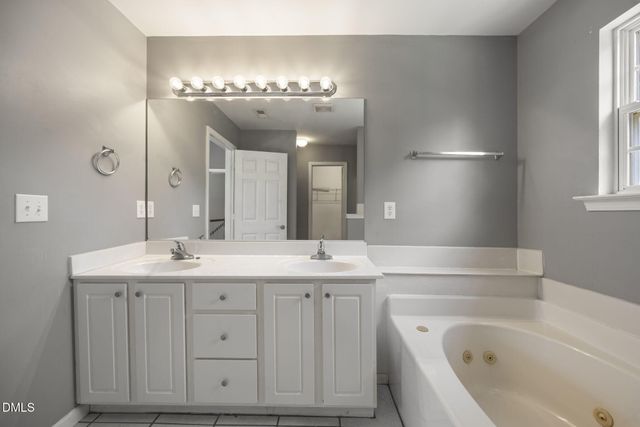 20 Greenleaf Court, Louisburg, NC 27549