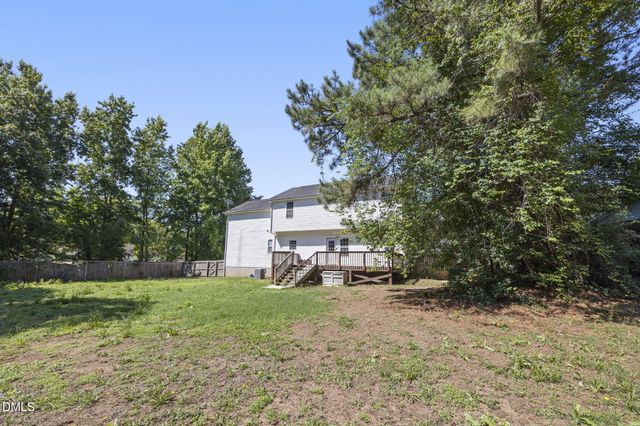 20 Greenleaf Court, Louisburg, NC 27549