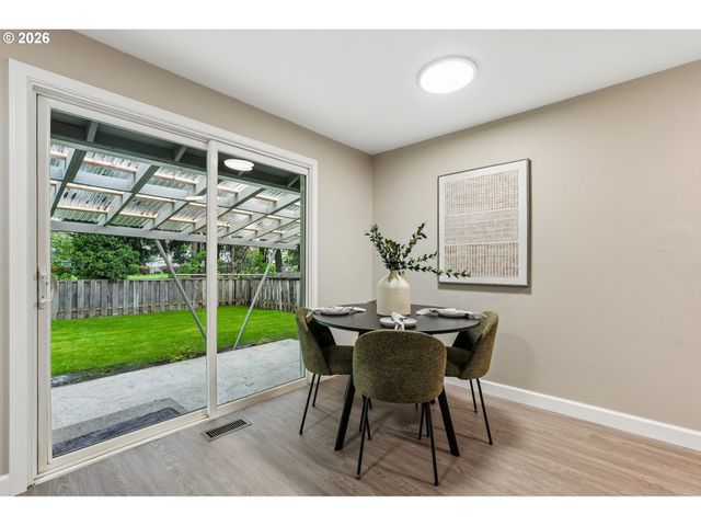 915 Se 205TH Dr, Gresham, OR 97030