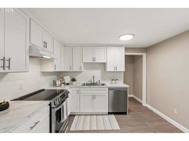 915 Se 205TH Dr, Gresham, OR 97030