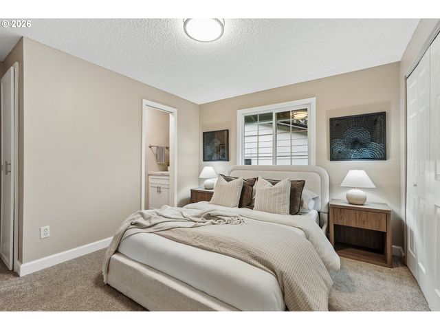 915 Se 205TH Dr, Gresham, OR 97030