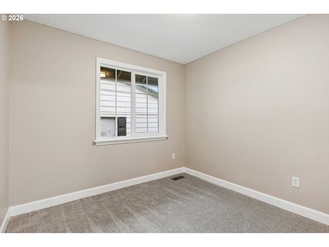 915 Se 205TH Dr, Gresham, OR 97030