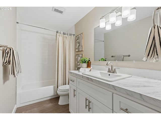 915 Se 205TH Dr, Gresham, OR 97030