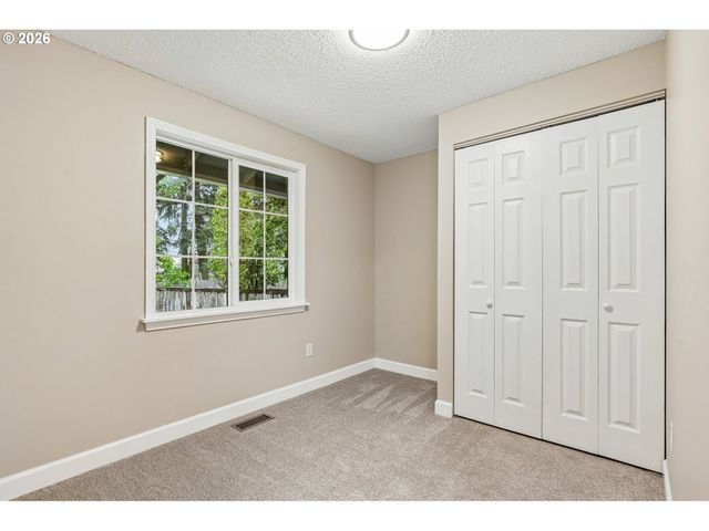 915 Se 205TH Dr, Gresham, OR 97030