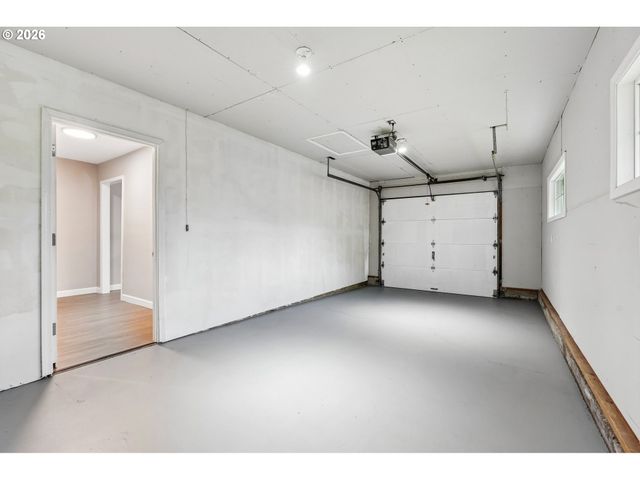 915 Se 205TH Dr, Gresham, OR 97030