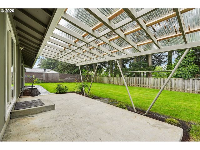 915 Se 205TH Dr, Gresham, OR 97030