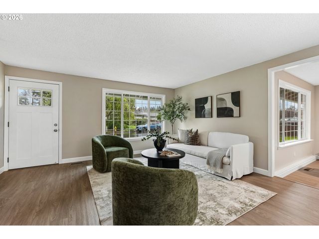 915 Se 205TH Dr, Gresham, OR 97030