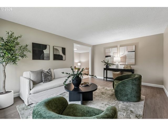 915 Se 205TH Dr, Gresham, OR 97030