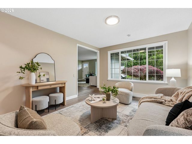 915 Se 205TH Dr, Gresham, OR 97030