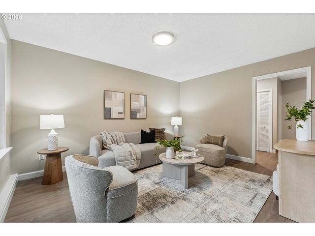 915 Se 205TH Dr, Gresham, OR 97030