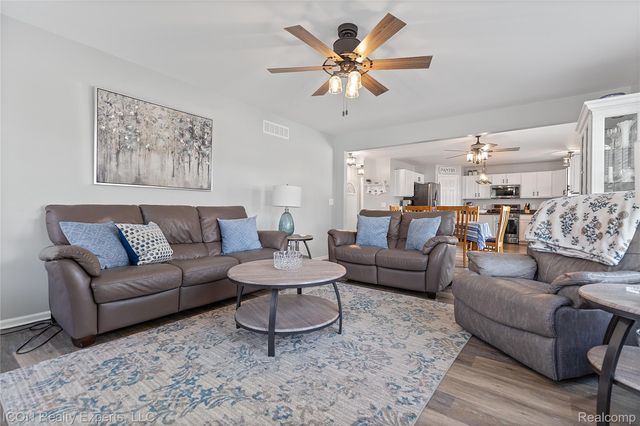 52527 Stafford Drive, Macomb Township, MI 48042