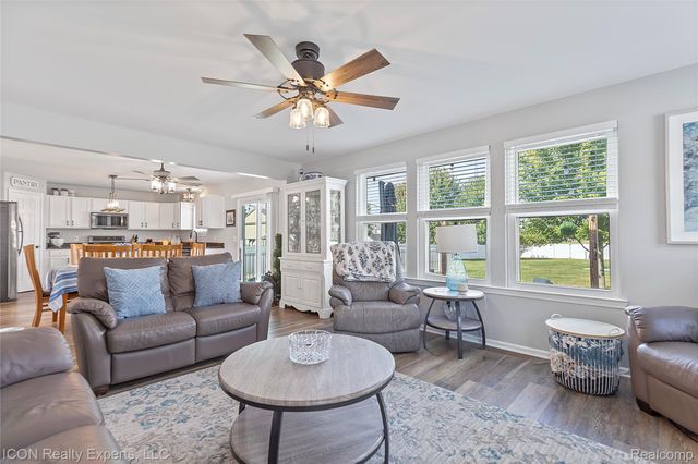 52527 Stafford Drive, Macomb Township, MI 48042