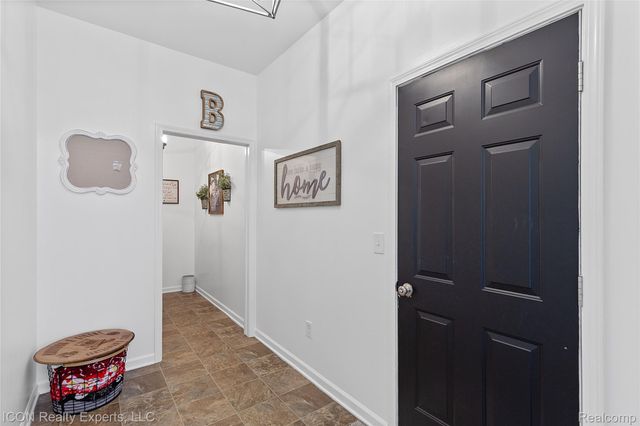 52527 Stafford Drive, Macomb Township, MI 48042