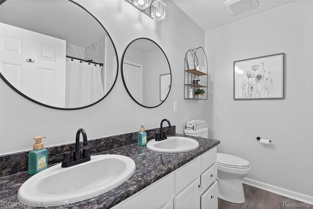 52527 Stafford Drive, Macomb Township, MI 48042