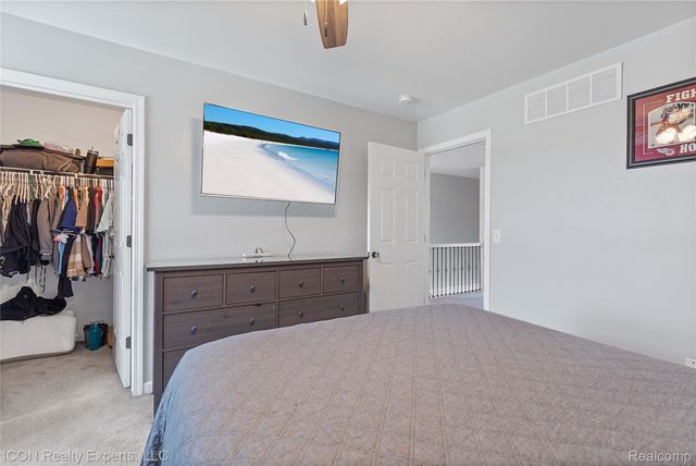 52527 Stafford Drive, Macomb Township, MI 48042