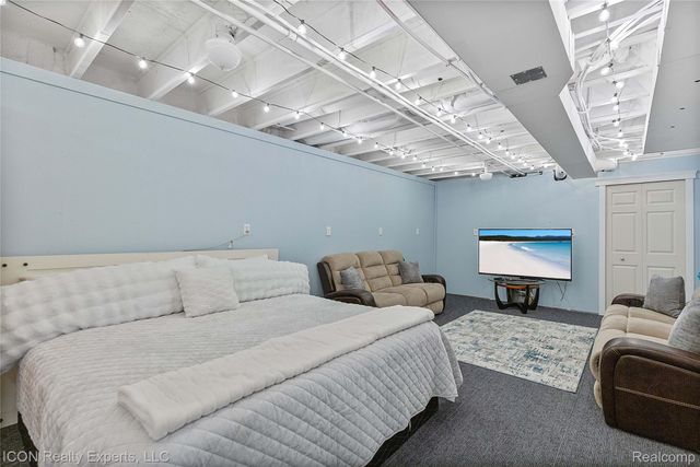 52527 Stafford Drive, Macomb Township, MI 48042