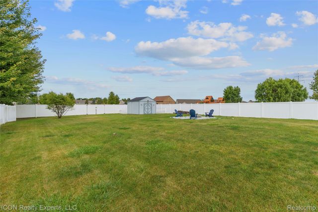 52527 Stafford Drive, Macomb Township, MI 48042