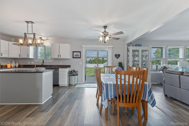 52527 Stafford Drive, Macomb Township, MI 48042