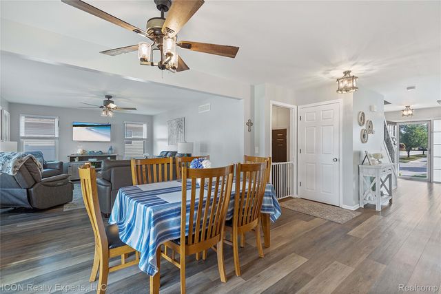 52527 Stafford Drive, Macomb Township, MI 48042