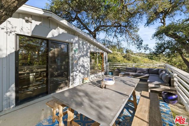 21936 Canon Drive, Topanga, CA 90290