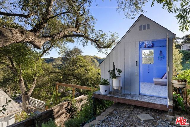 21936 Canon Drive, Topanga, CA 90290