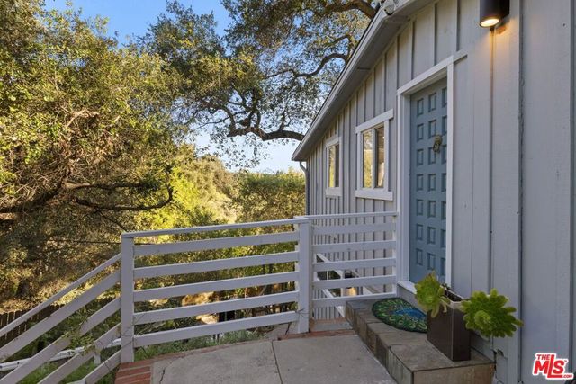 21936 Canon Drive, Topanga, CA 90290