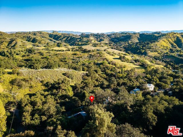 21936 Canon Drive, Topanga, CA 90290