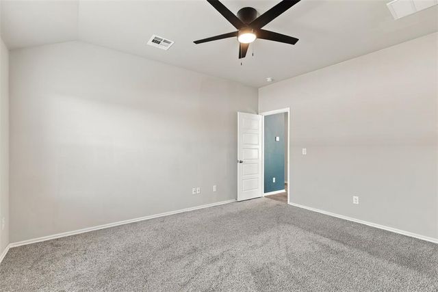 2425 Sunshine Lane, Yukon, OK 73099