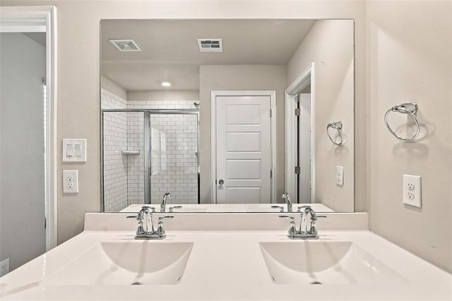 2425 Sunshine Lane, Yukon, OK 73099