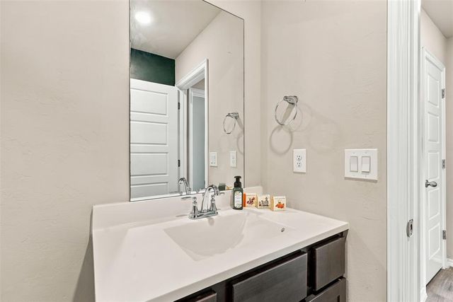 2425 Sunshine Lane, Yukon, OK 73099