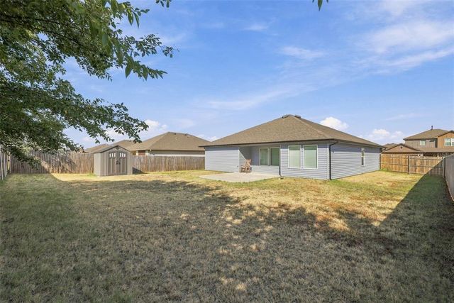 2425 Sunshine Lane, Yukon, OK 73099