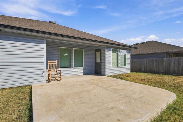 2425 Sunshine Lane, Yukon, OK 73099