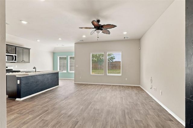 2425 Sunshine Lane, Yukon, OK 73099