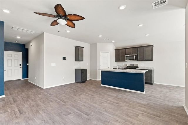2425 Sunshine Lane, Yukon, OK 73099