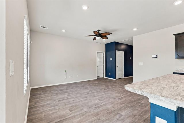 2425 Sunshine Lane, Yukon, OK 73099
