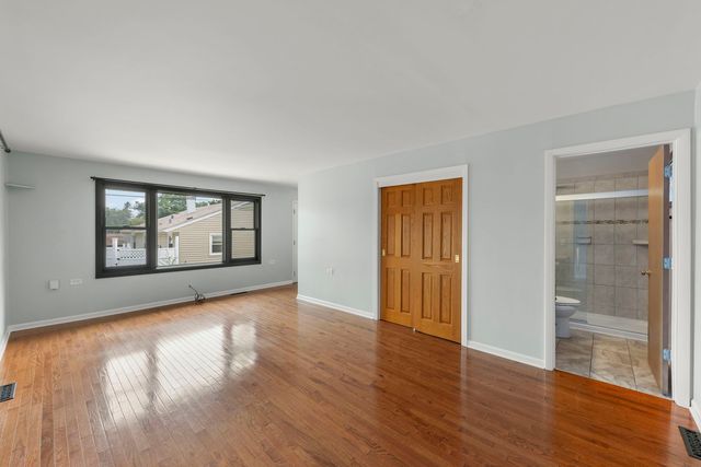 307 S Pierce Avenue, Wheaton, IL 60187