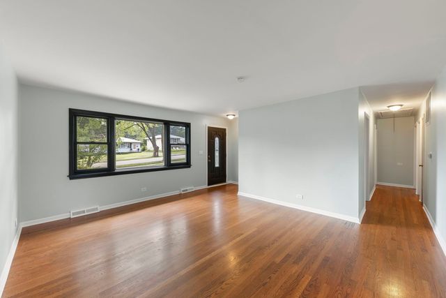 307 S Pierce Avenue, Wheaton, IL 60187