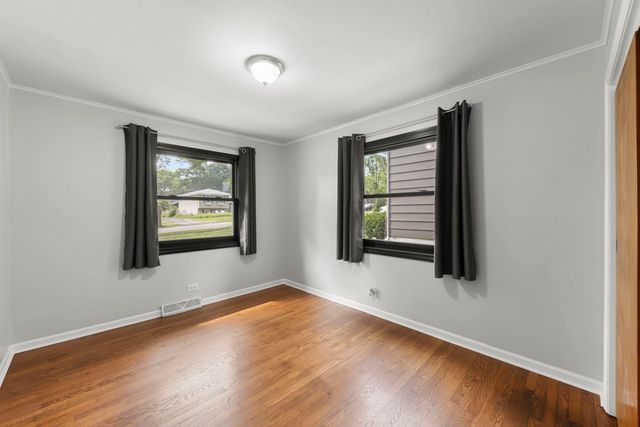 307 S Pierce Avenue, Wheaton, IL 60187