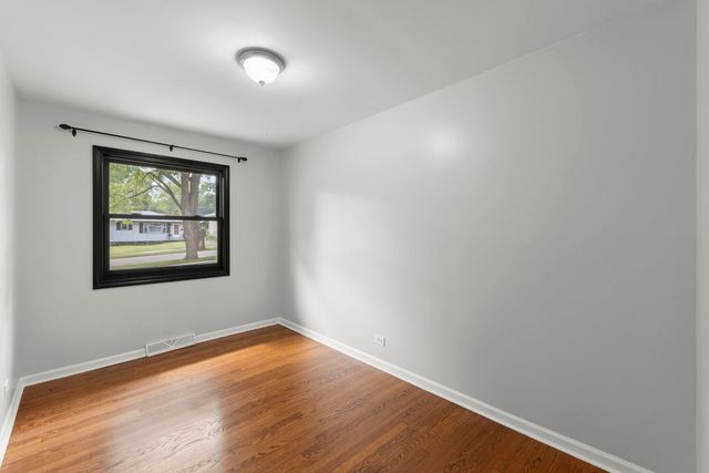 307 S Pierce Avenue, Wheaton, IL 60187