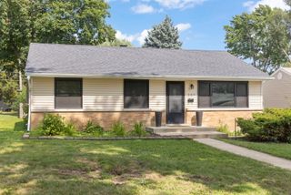 307 S Pierce Avenue, Wheaton, IL 60187