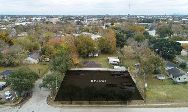 10155 Comanche Lane, Houston, TX 77041