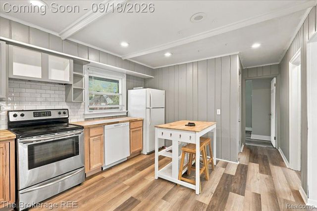 1398 Merle Avenue, Burton, MI 48509