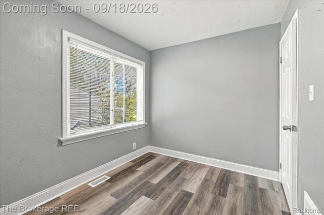 1398 Merle Avenue, Burton, MI 48509
