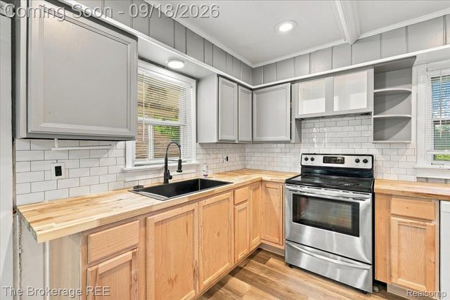 1398 Merle Avenue, Burton, MI 48509