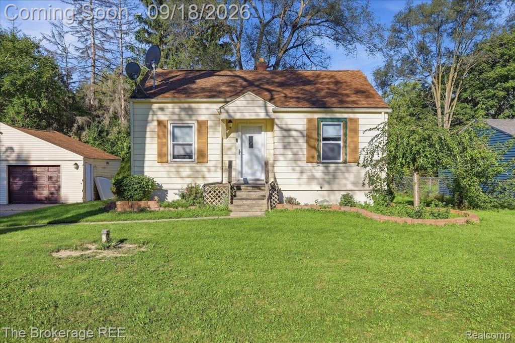 1398 Merle Avenue, Burton, MI 48509