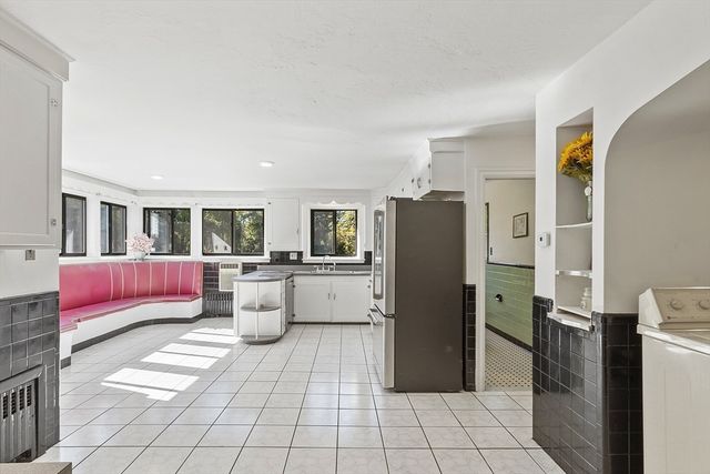 256 Massasoit Rd, Worcester, MA 01604